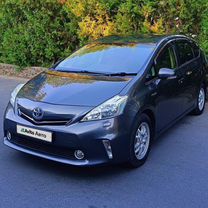 Toyota Prius Alpha 1.8 CVT, 2012, 111 000 км, с пробегом, цена 1 390 000 руб.