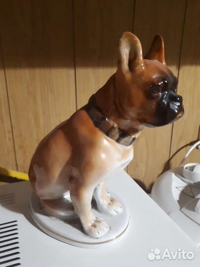 Статуэтка собака