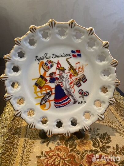 Тарелка прорезной фарфор