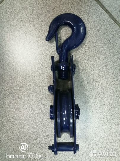 Блок однорольный с крюком и откидной щекой г/п 2,0