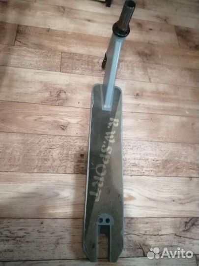 Дека с вилкой под резьбу на трюковой самокат парк