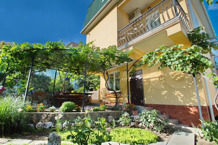 Дом 80 м² на участке 1 сот.