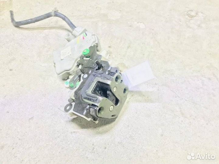 Замок двери задней левой Nissan Maxima A32
