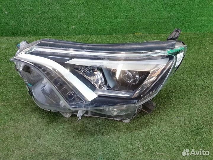 Фара левая Toyota RAV4