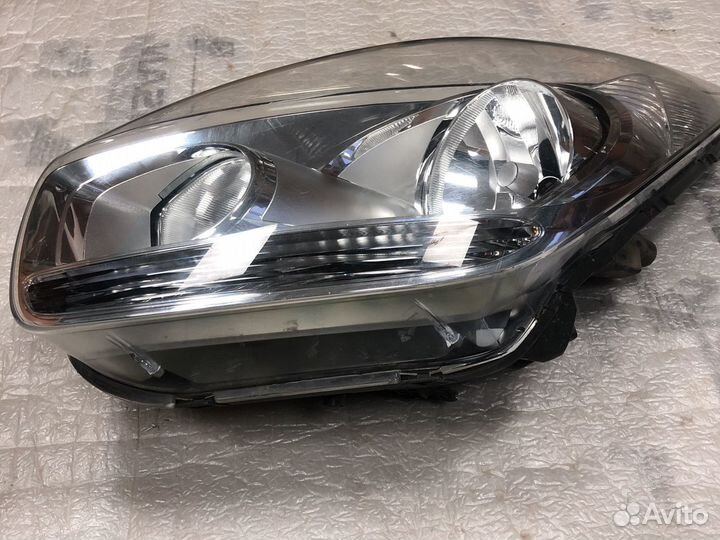 Фара левая оригинал для Kia Venga 2010-2018