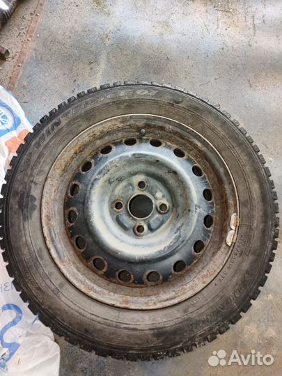 Dunlop SP Winter Ice 07 185/65 R15