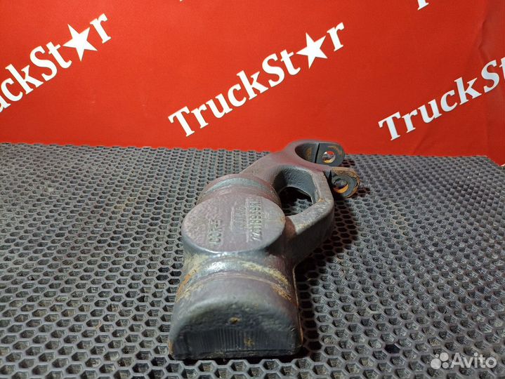 Кронштейн амортизатора переднего правый