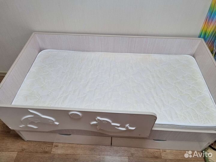 Детская кровать с матрасом