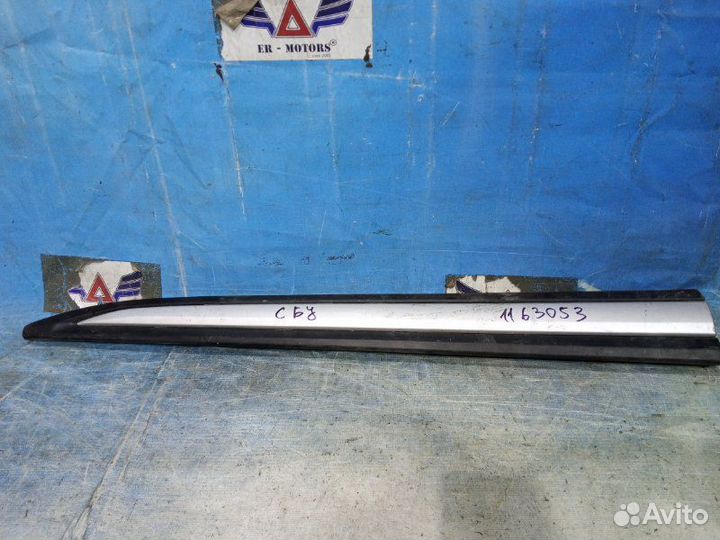 Накладка двери передняя левая Mitsubishi Outlander