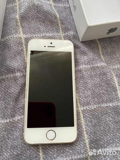 Телефон iPhone se