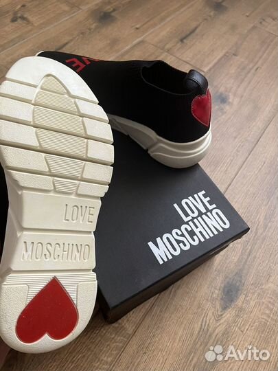 Кроссовки love moschino