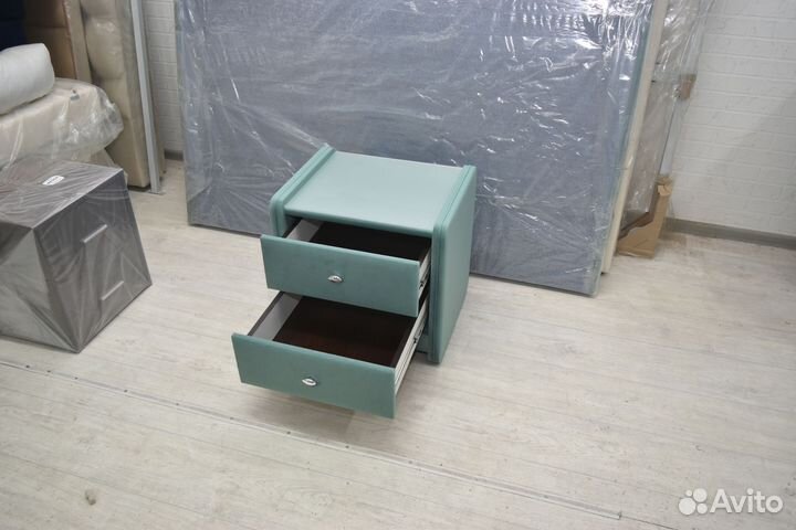 Тумба прикроватная