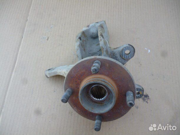 Кулак поворотный правый Ford Fusion