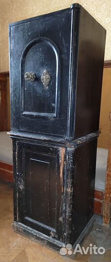 Сейф старинный