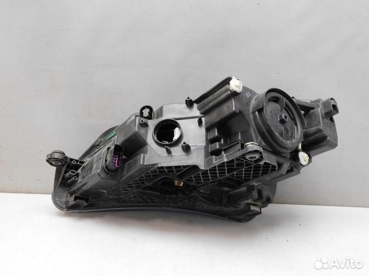 Фара правая Skoda Superb