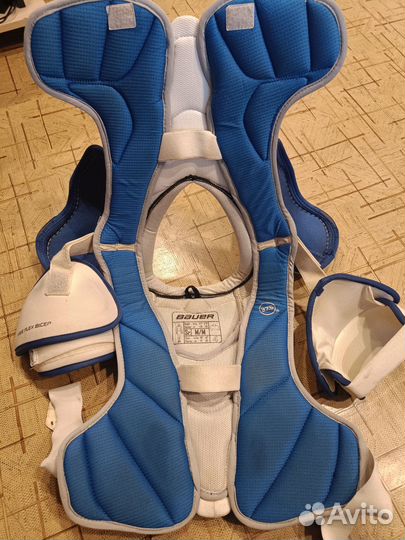 Нагрудник хоккейный bauer