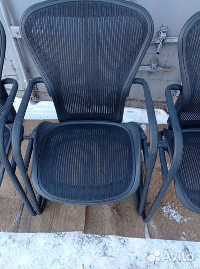 Стул для посетителя Herman Miller Aeron