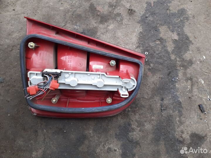Задний левый фонарь Skoda Fabia