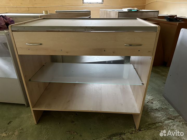 Шкаф витрина