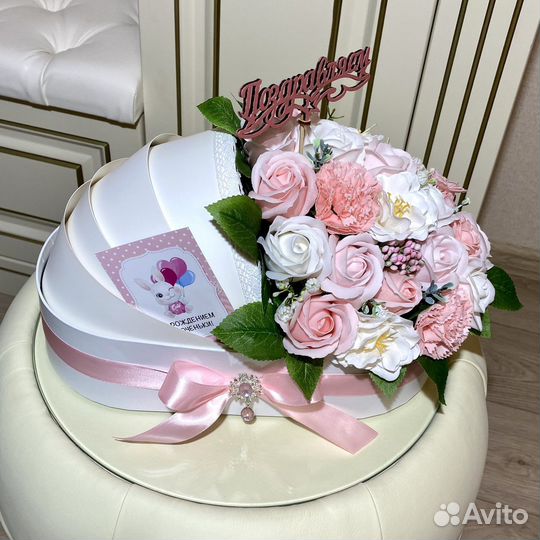 Букет на выписку, цветы из мыла, люлька с розами