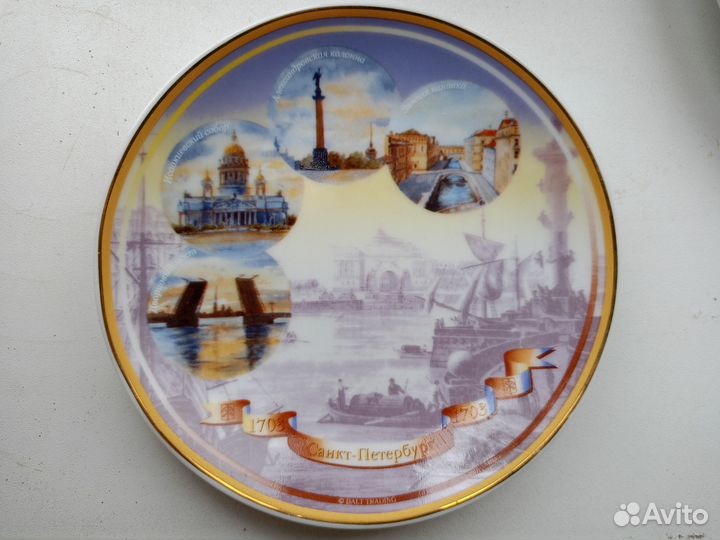 Декоративные тарелки с подставками