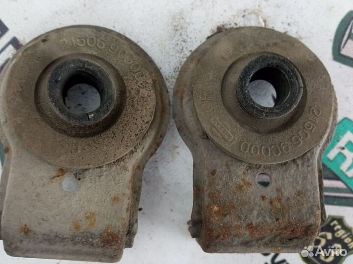 Кронштейны радиатора Nissan Serena C23