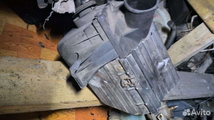 Корпус воздушного фильтра Audi 80B4 1.9 AAZ