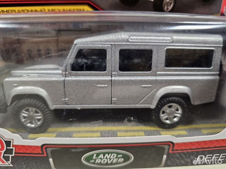 Модель машинки Land Rover Defender 1:43