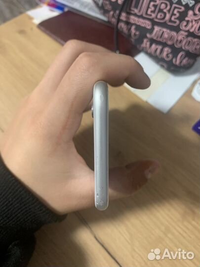 Телефон iPhone 6s