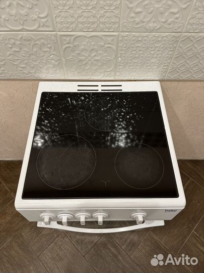 Электрическая плита с духовкой Beko б/у