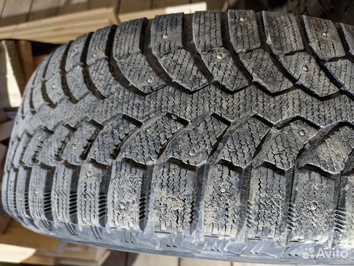 Bridgestone Blizzak Spike-01 285/60 R18