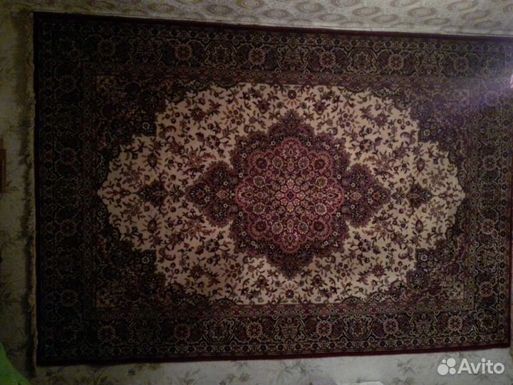 Ковер шерстянной