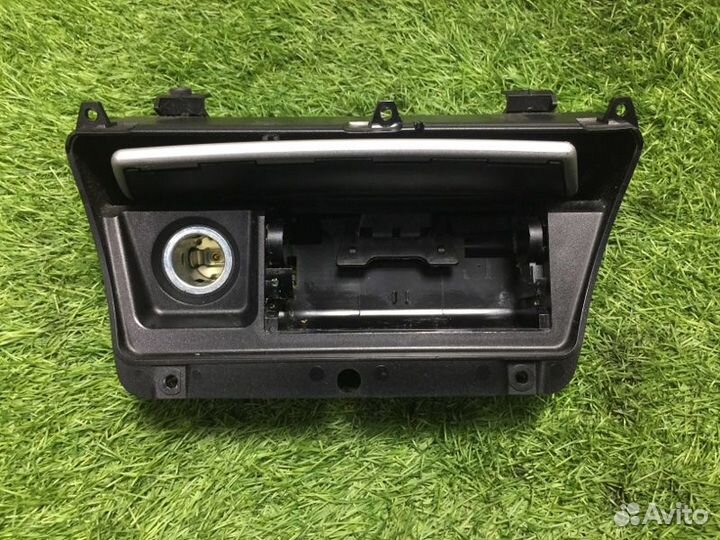 Пепельница передняя Bmw X3 E83 N52B25 2008