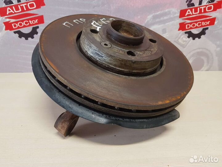 Кулак передний правый Renault Logan 2 2018