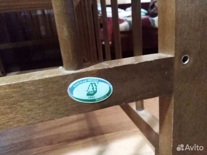 Детская кроватка с матрасом на колёсах Можга