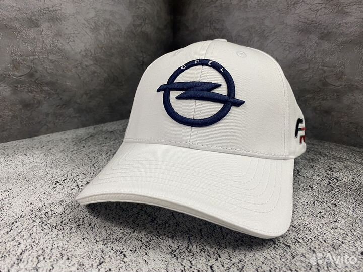 Бейсболка Opel белая