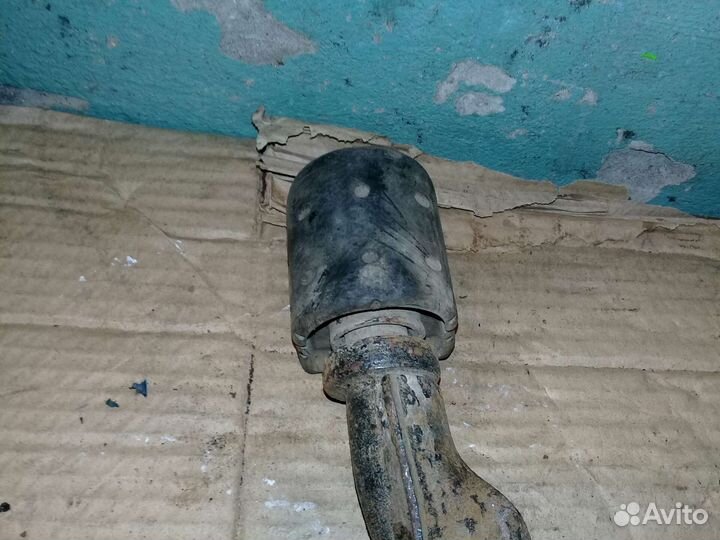 Рычаг левый передний подвески Nissan AD Y10 1997г