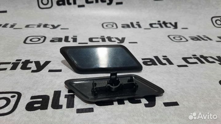 Крышка омывателя фары Камри 50 не краш Sat