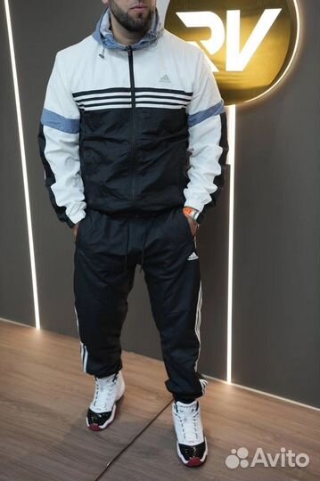 Спортивный костюм adidas