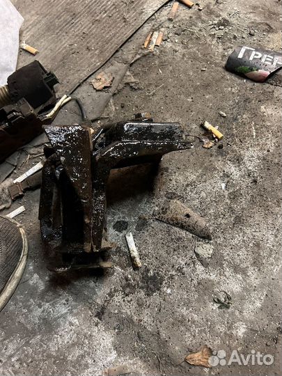 Кронштейн запасного колеса volkswagen sharan