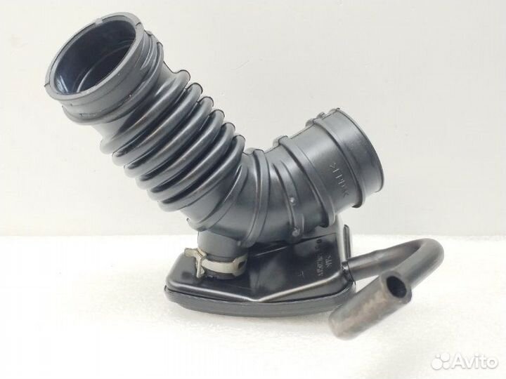 Резонатор воздушного фильтра Mitsubishi Outlander