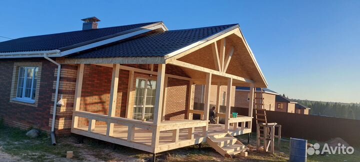 Бригада строителей