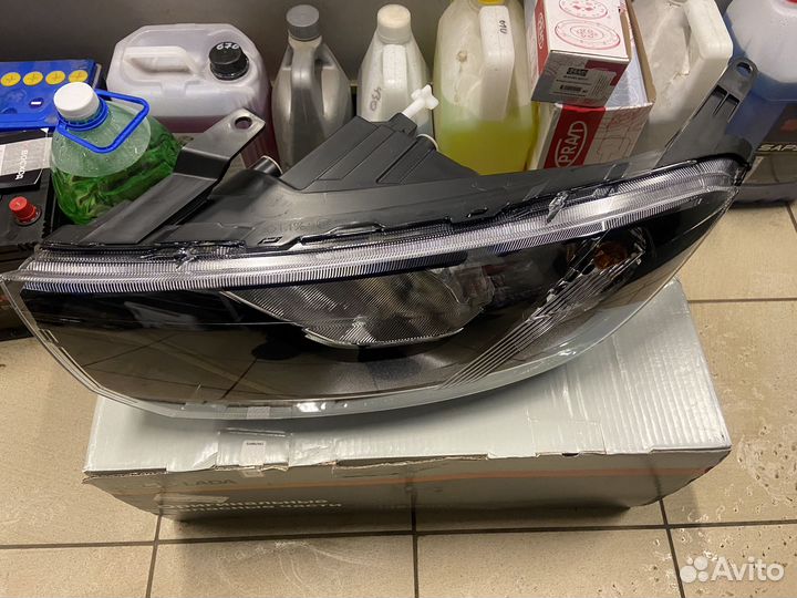 Фара Гранта FL оригинал