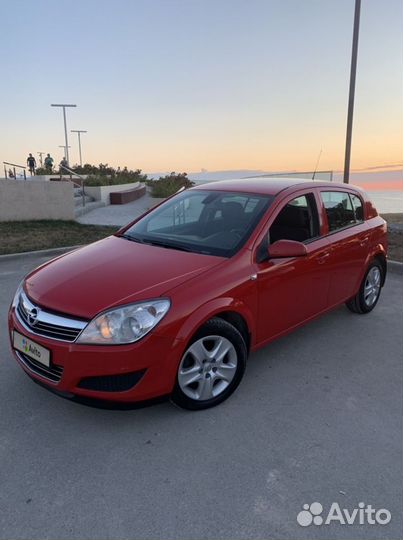 Opel Astra, 2011