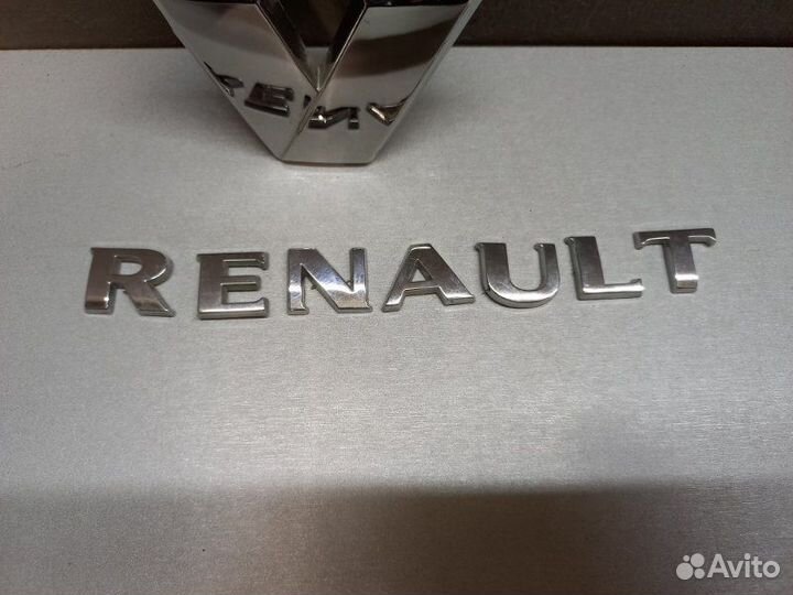 Эмблема Renault Duster 2010