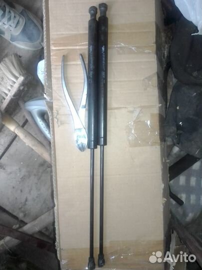 Амортизатор багажника peugeot 206
