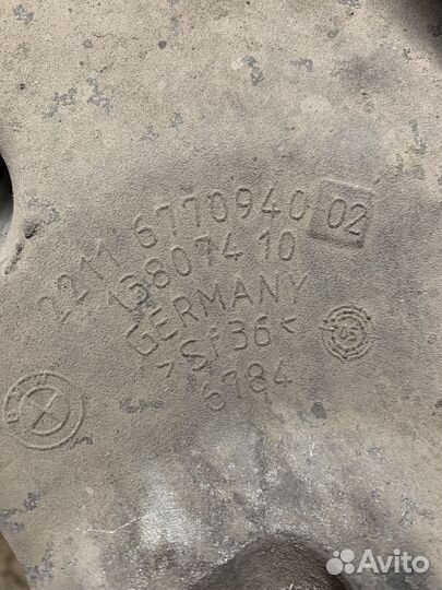 Кронштейн двигателя правый BMW 5 E60 E61 6 Е63 Е64