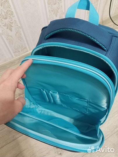 Продам новый школьный портфель