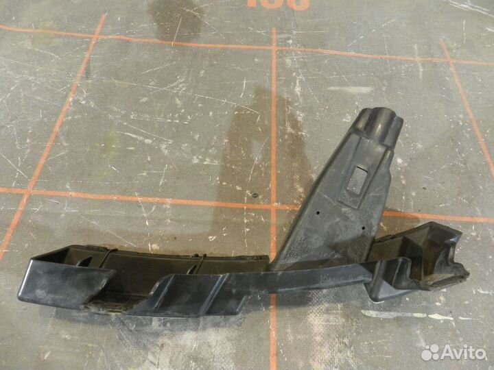 Кронштейн переднего бампера - Land Rover Vogue