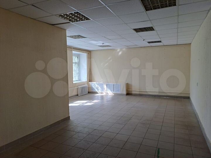 Торговое помещение 88 м² на 1 этаже, офисы на 2 эт